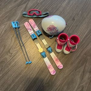 AMERICAN GIRL DOLL SKII SET (complete set)